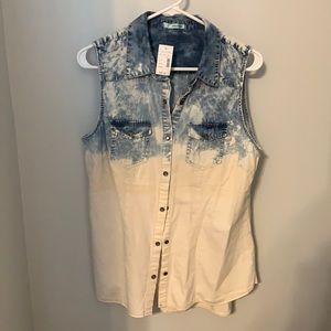 Maurices- thin cotton no sleeve denim ombré shirt!